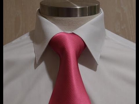 nudo de corbata moderno escondido
